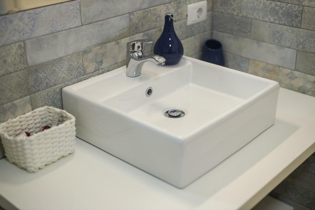 La Maisonette At Duomo Apartman Nápoly Kültér fotó