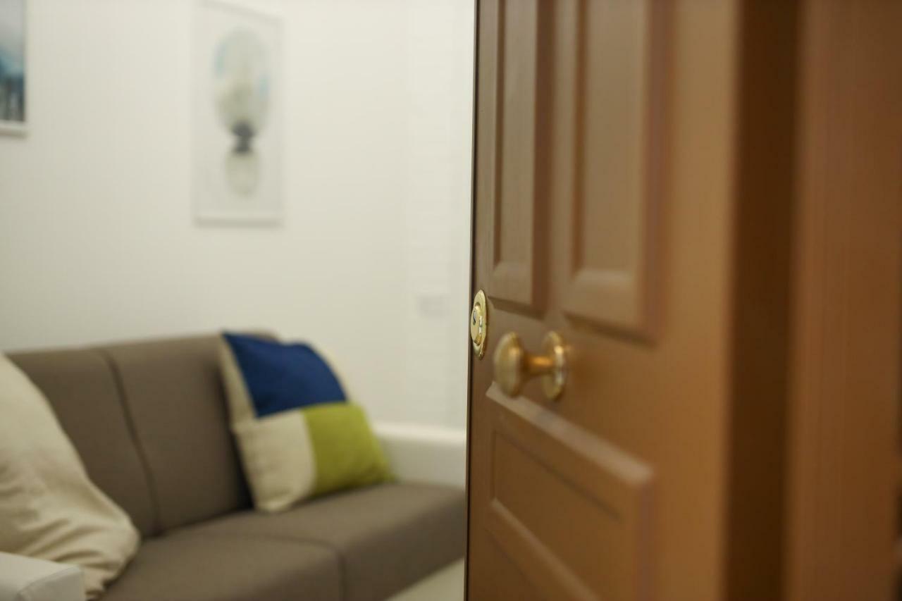 La Maisonette At Duomo Apartman Nápoly Kültér fotó